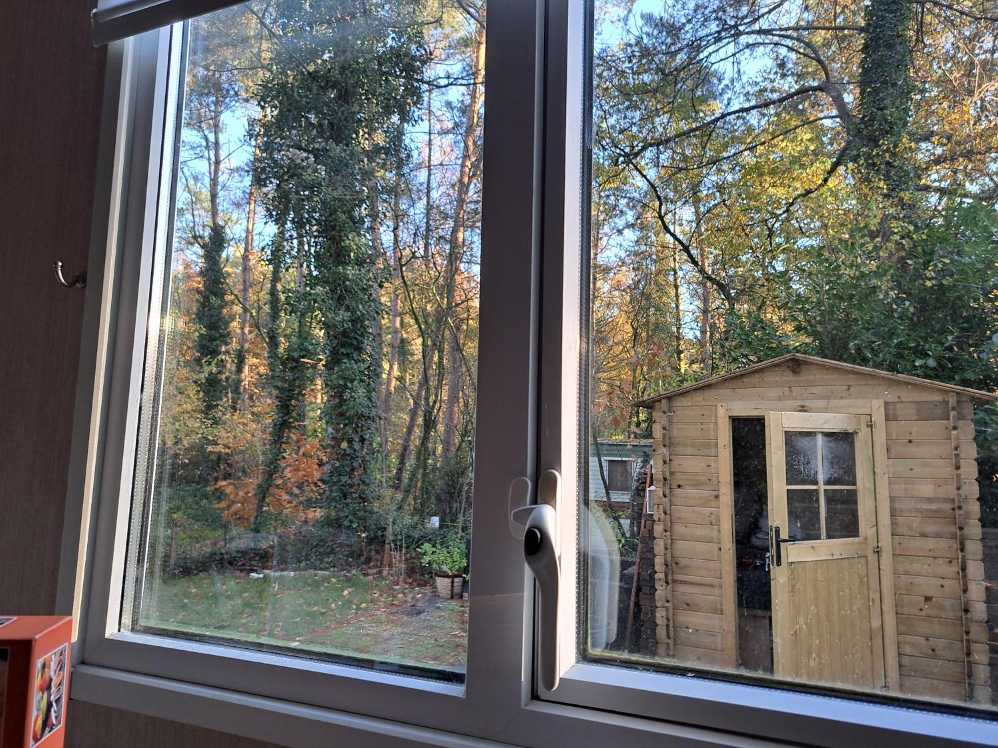 Ruim Chalet, Midden In Het Bos! ヌンスペート エクステリア 写真